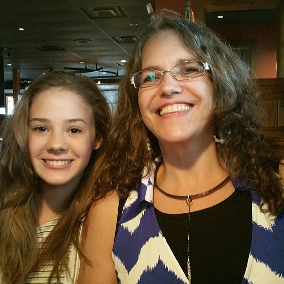 Welcome to my closet! - Picture 7 of 8